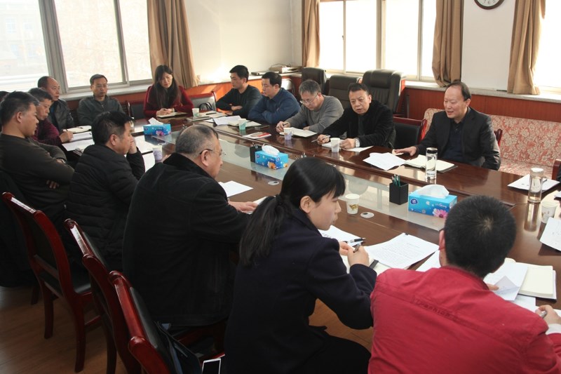机关第二党支部在开展学习活动.jpg